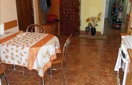 De vanzare apartament 3 camere, 65,14 mp, boxa subsol, zona strazii Primaverii