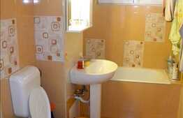 Vanzare apartament 4 camere, renovat, cu balcon inchis, boxa la subsol