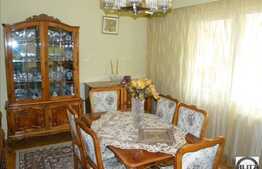 Vanzare apartament 4 camere, renovat, cu balcon inchis, boxa la subsol