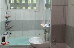 Vanzare apartament 3 camere, 68 mp, garaj, boxa, zona Aleea Negoiu