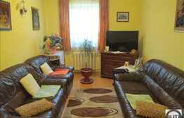 Vanzare apartament 3 camere, 68 mp, garaj, boxa, zona Aleea Negoiu