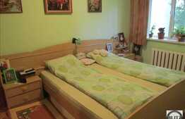 Vanzare apartament 3 camere, 68 mp, garaj, boxa, zona Aleea Negoiu