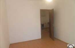 Apartament cu 2 camere, 48 mp, balcon inchis, zona Sesul de Sus!