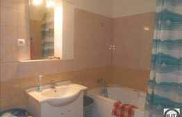 Apartament cu 2 camere, 48 mp, balcon inchis, zona Sesul de Sus!