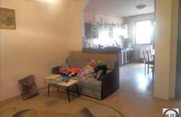 Apartament cu 2 camere, 48 mp, balcon inchis, zona Sesul de Sus!