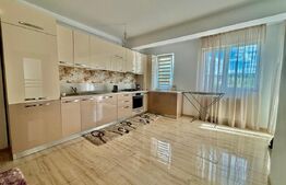 Apartament 3 camere, 55 mp, etaj intermediar, parcare, zona Eroilor