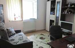 De vanzare apartament 3 camere, 68 mp, boxa subsol, zona Big