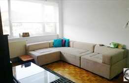 De vanzare apartament 3 camere, 59 mp, boxa subsol, zona Pietei 14 Iulie