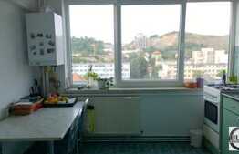 De vanzare apartament 3 camere, 59 mp, boxa subsol, zona Pietei 14 Iulie