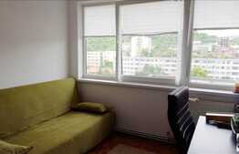 De vanzare apartament 3 camere, 59 mp, boxa subsol, zona Pietei 14 Iulie