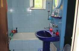 De vanzare apartament 2 camere, 50 mp, boxa subsol, zona Casa Piratilor