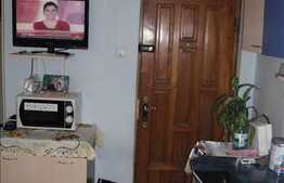 1 camera de vanzare la etaj intermediar pe strada Taberei