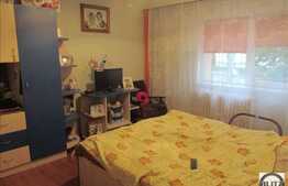 Vanzare apartament 3 camere, 73 mp, loc parcare, zona strazii Plopilor