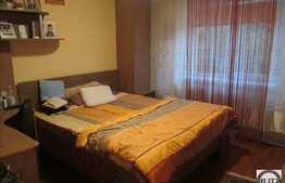 Vanzare apartament 3 camere, 73 mp, loc parcare, zona strazii Plopilor