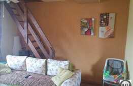 Vanzare mansarda cu 2 camere plus POD, zona Florilor! Parcare inclusa!