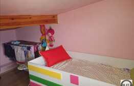 Vanzare mansarda cu 2 camere plus POD, zona Florilor! Parcare inclusa!