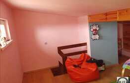 Vanzare mansarda cu 2 camere plus POD, zona Florilor! Parcare inclusa!
