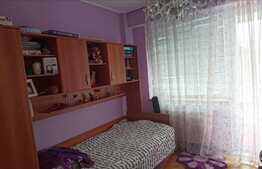 Vanzare apartament 4 camere, 96 mp, decomandat, boxa la subsol, zona Billa
