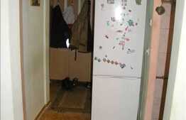 3 camere, etaj intermediar, zona strazii Parang