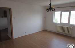 Vanzare apartament 3 camere, 74 mp, decomandat, boxa subsol, zona Calea Manastur