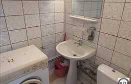 Vanzare apartament 3 camere, 74 mp, decomandat, boxa subsol, zona Calea Manastur