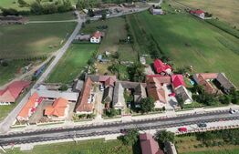 Doua case + anexa, teren 1655mp, Vama Buzaului (Acris) 