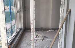 De vanzare apartament cu 2 camere, 50,37 mp, semifinisat, zona centrala