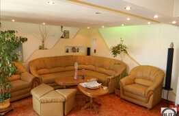 Apartament de vanzare cu 3 camere, decomandate,82 mp, zona strazii Bucuresti.