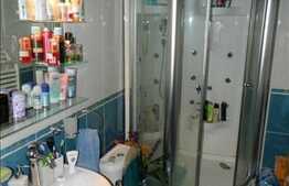 Apartament de vanzare cu 3 camere, decomandate,82 mp, zona strazii Bucuresti.