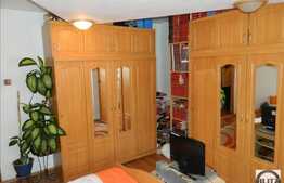 Apartament de vanzare cu 3 camere, decomandate,82 mp, zona strazii Bucuresti.