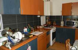 Apartament 3 camere in casa, boxa, zona centrala!