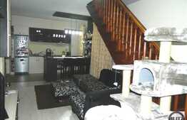 Apartament cu scara interioara, 3 camere, 92 mp, 2 parcari cu CF, zona Terra!