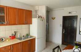 Apartament de vanzare cu 3 camere, decomandate, 62 mp, cu loc de parcare si boxa