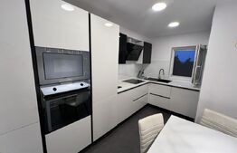 Apartament 3 camere, decomandat, parcare, zona UMF