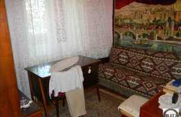 4 camere, decomandat, 78 mp, boxa, garaj, 2 locuri de parcare, zona Golden Tulip