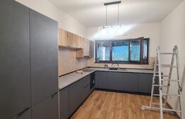 Duplex mobilat si  utilat  la liziera padurii.