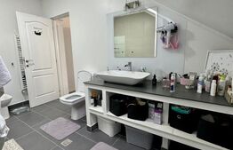 Apartament 3 camere, 78mp, zona Lacului, terasa generoasa, parcare inclusa.