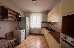 Apartament in zona rezidentiala, complex privat, garaj, Zona Engels