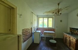 Casa demolabila sau renovabila in Tauti , comuna Floresti