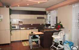 Vanzare 2 camere, 53 mp, 3 balcoane, decomandat, zona strazii Eroilor!