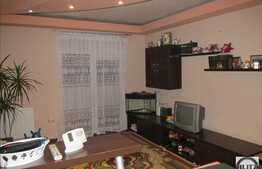 Vanzare 2 camere, 53 mp, 3 balcoane, decomandat, zona strazii Eroilor!