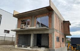 Casă individuală in ansamblu privat, 120 mp utili, zona Aerodrom Dezmir