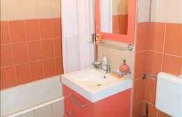 3 camere, decomandate, 65 mp, cu loc de parcare , zona Iulius Mall