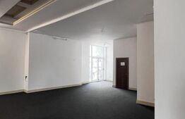 Spațiu comercial modern, 310 mp, cu parcare și vitrina