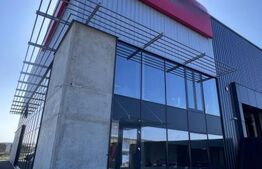 Hala cu pod rulant, cladire admininstrativa