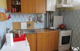 De vanzare garsoniera, 28 mp, boxa subsol, zona strazii Parang