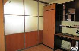 De vanzare garsoniera, 28 mp, boxa subsol, zona strazii Parang