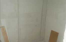 De vanzare 2 camere, 44 mp utili, balcon, semifinisat! Zona Terra! Cu parcare!