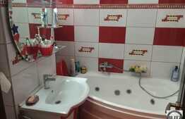 Vanzare apartament 3 camere, 66 mp, boxa, garaj, zona strazii Aurel Vlaicu