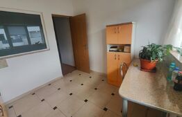 Apartament cu 2 camere, etaj intermediar, parcare, zona Florilor